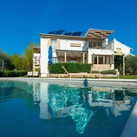 Casa Bamboo